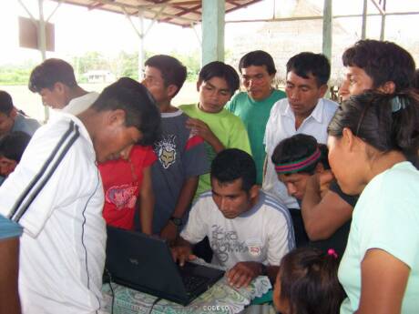 Fotovoltaische Solarenergie für Gemeide Computer in den Provinzen Morona Santiago und Pastaza Amazonas Region Ecuador Südmerika